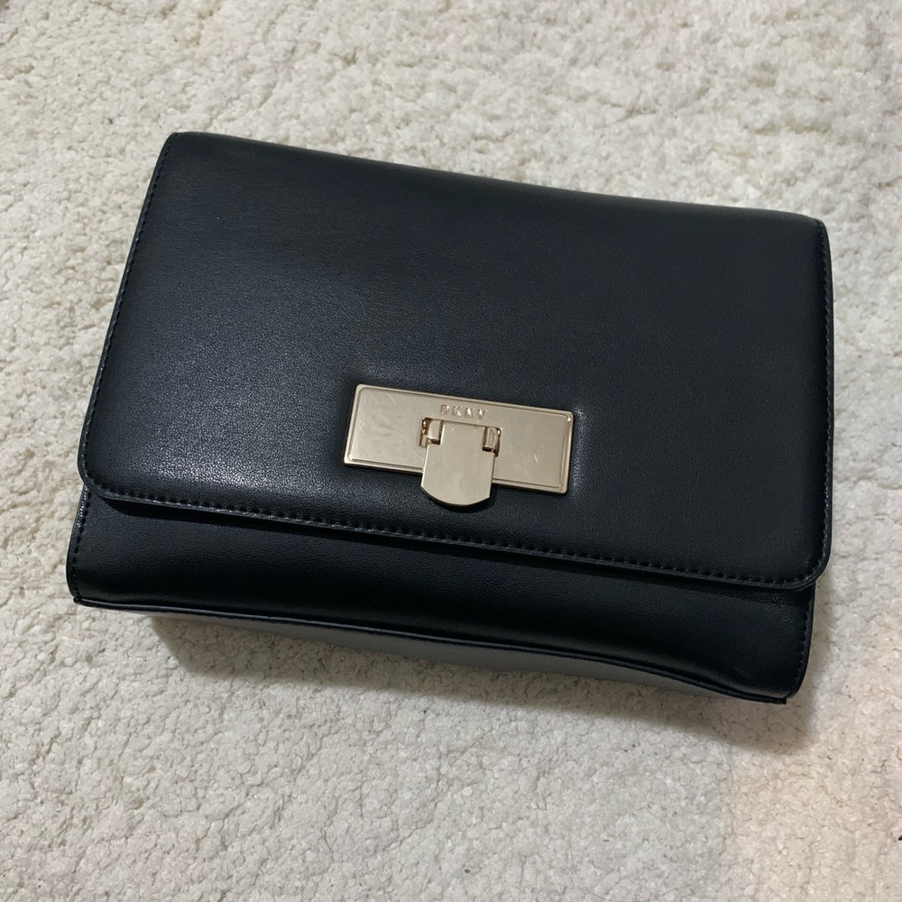 🆕 DKNY Leather Crossbody Handbag
